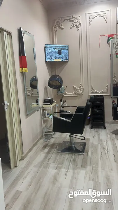 Price reduced for New and Beautiful Ladies Salon for Sale