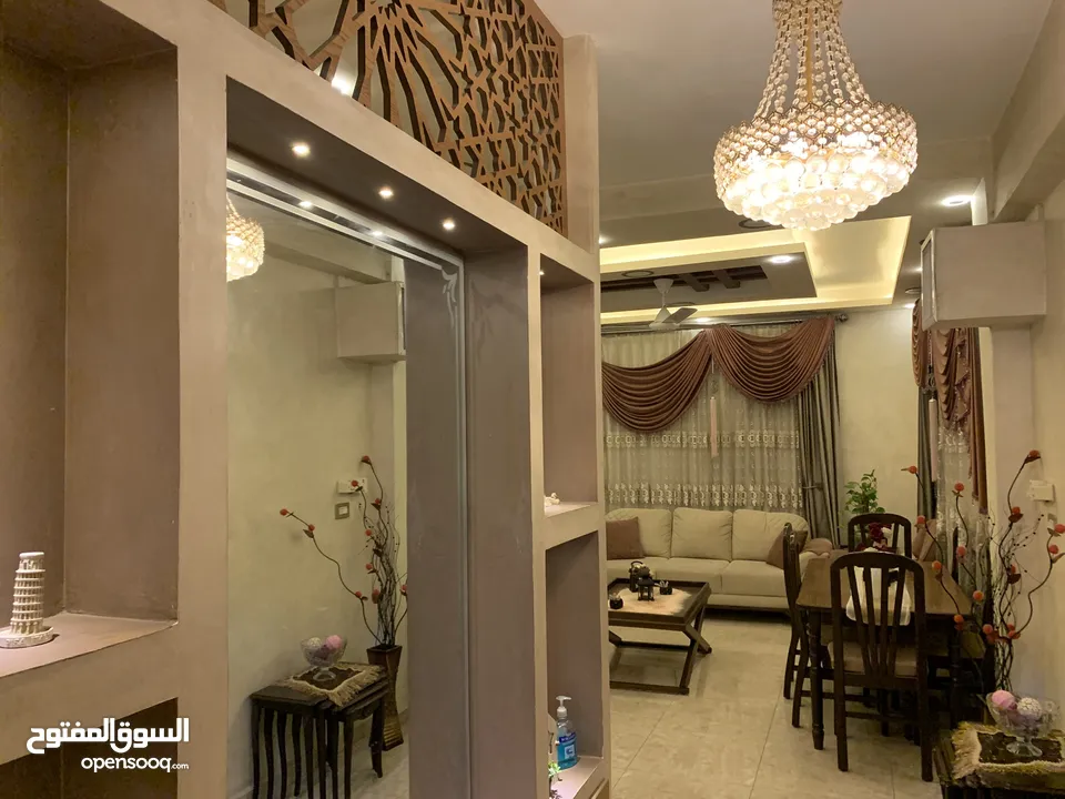عمارة للبيع في وادي الحجر
