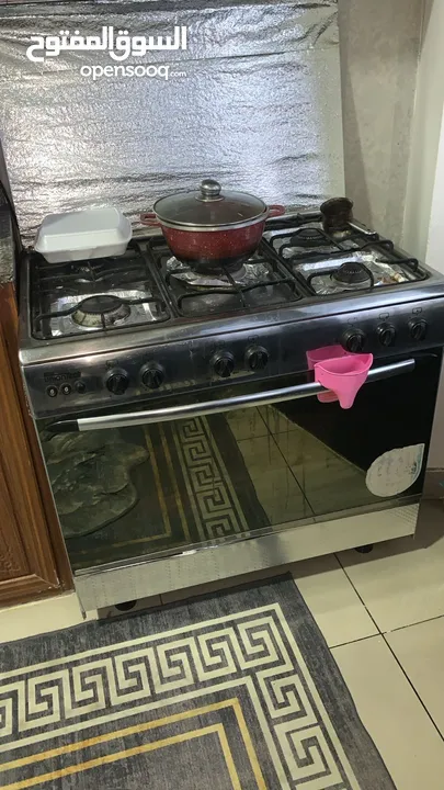 غاز وفرن بحاله ممتازه