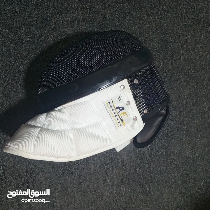 خوذة مبارزة بحالة ممتازة