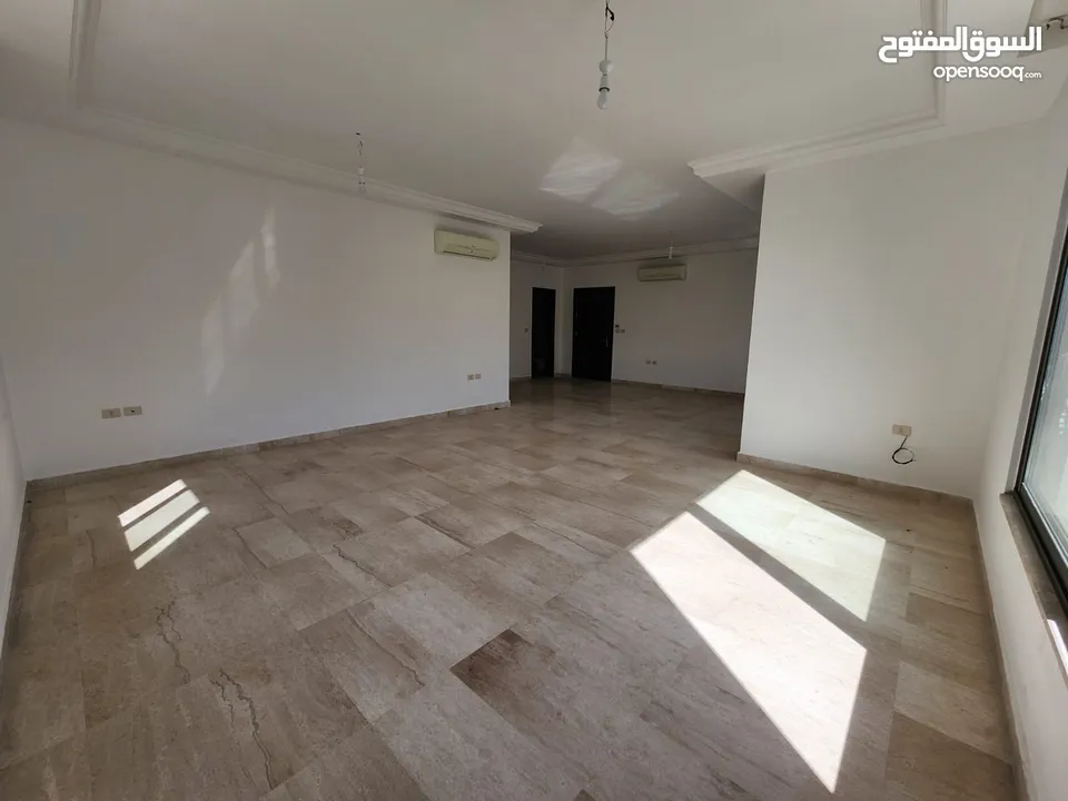 شقة فارغة للبيع بين الدوار الرابع و الخامس - ref: 14595
