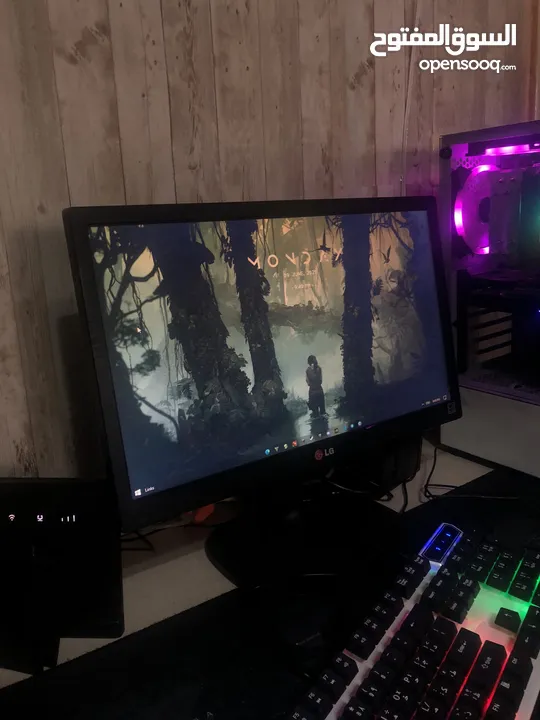 شاشة LG للبيع بسعر 15د فقط LED 19M35 و 14 انش