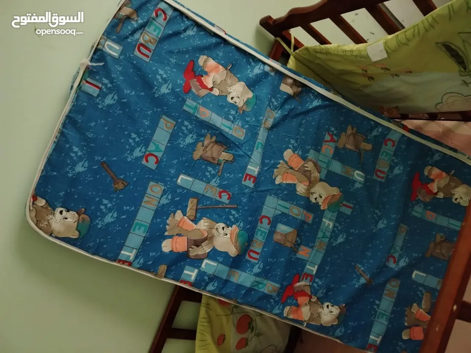 للبيع سرير بيبي بحالة ممتازة -