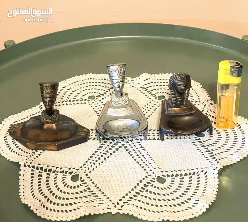 (نوادر نحاسية) أطباق تعليق وديكورات قديمة مميزة.