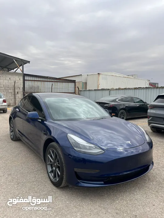 Tesla model 3 standard plus 2023 / 430 km