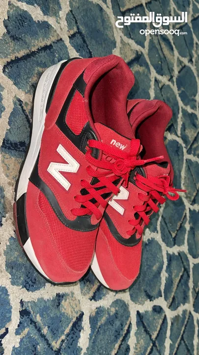 للبيع جوتي new balance اصلي استعمال قليل مقاس 42.5