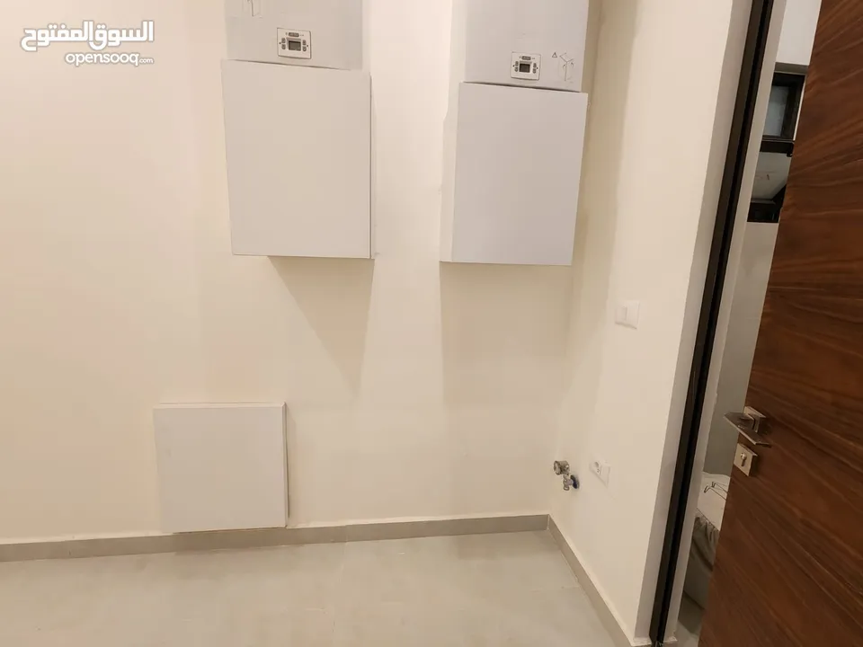 شقة طابقية فاخرة للبيع في عبدون  ref : 14385