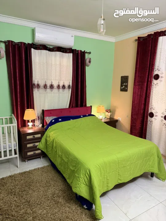 شقه غرفتين مفروشه لدكتور زوجين  او موظفين طلاب طب