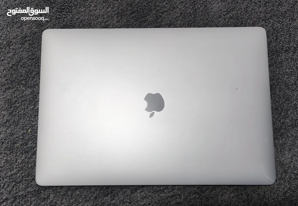 MacBook pro 2019 16 inch i7 / 500