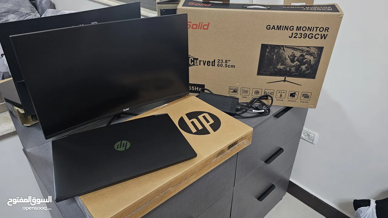 لابتوب HP Pavilion Gaming 15 + شاشة كيرف مع العرض