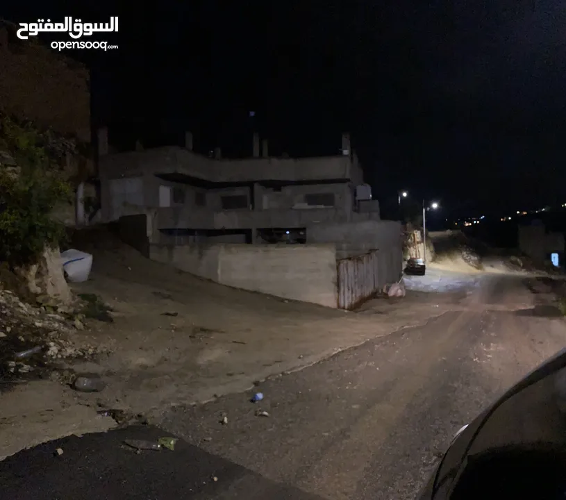 طابق كامل (مفتوح) للإيجار في بلدة صرة