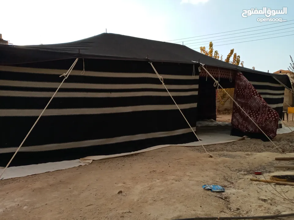 خيم شعر تراثيه  حجم 8م×4م يوجد أحجام أخرى حسب الطلب  الخيم جديده ولا يوجد  مستعمله