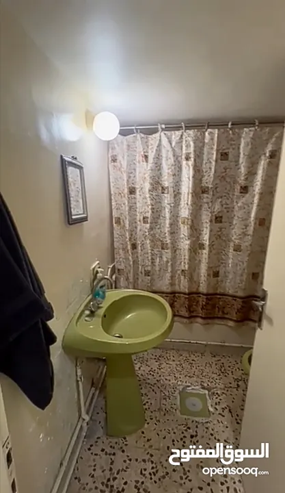 شقة للبيع في جبل التاج بالقرب من مسجد قتيبه بن مسلم