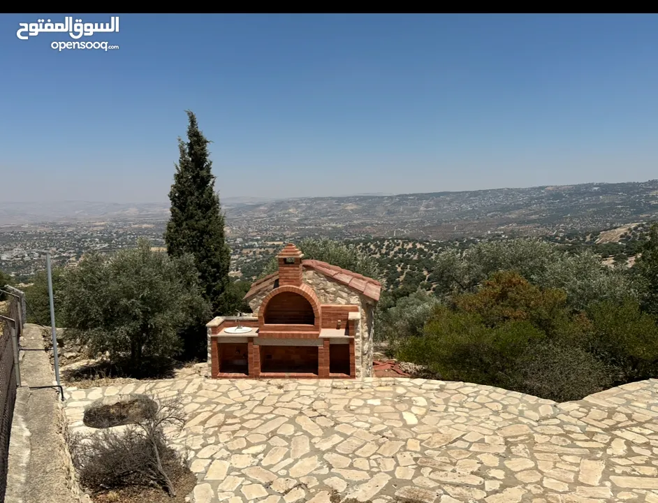 مزرعة للبيع   بأجمل  مناطق الصبيحي (ميسرة) على قمة الجبل ذو اطلالة خلابة