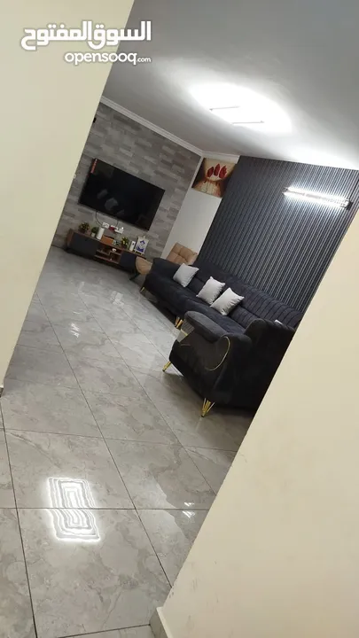 شقة مشطبة للبيع اطلالة ساحرة ع كل مدينة نابلس في دوار التعاون