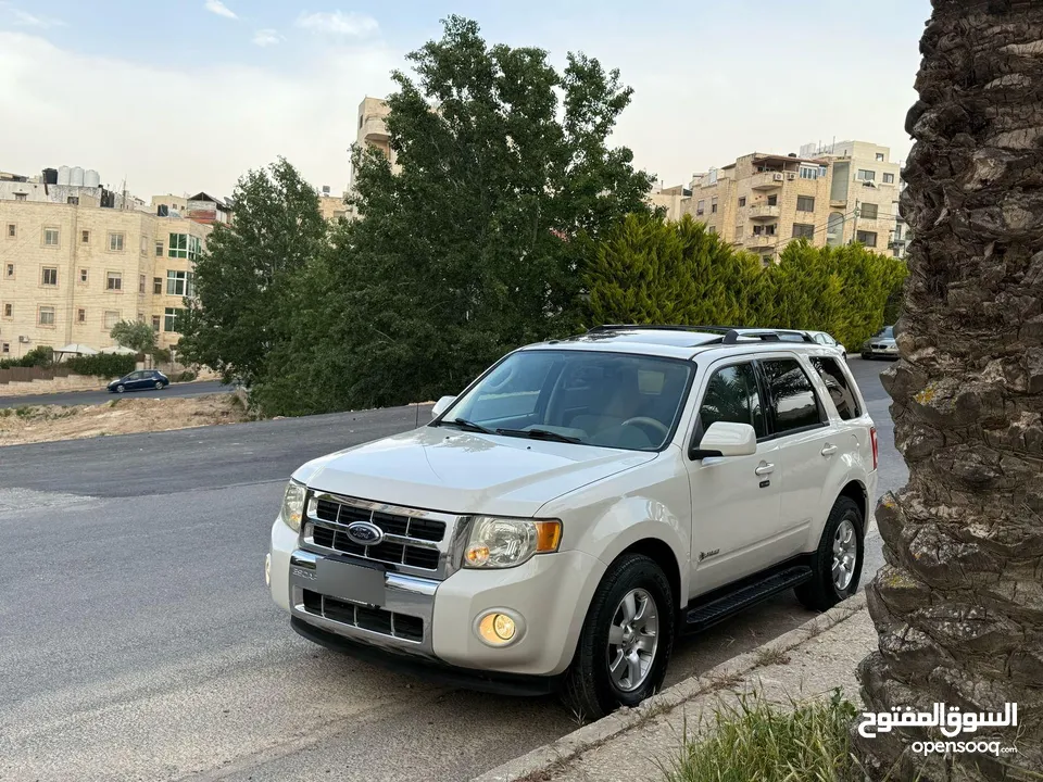فورد اسكيب هايبرد ليميتد  فحص كامل فل كامل مع فتحة مستخدم واحد فقط