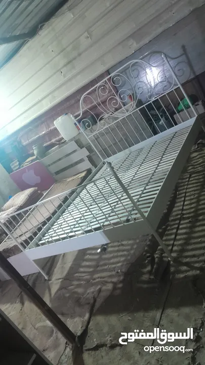 اثاث مستعمل مشكل وغرف نوم وكنب وخزائن وثلاجات ونثريات