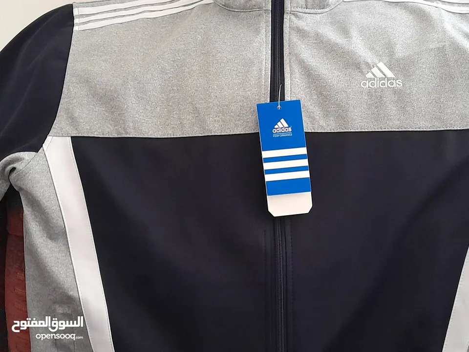 بدلة رياضة اديداس (adidas)