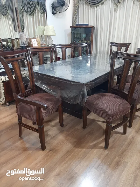 طاولة سفره 8 كراسي