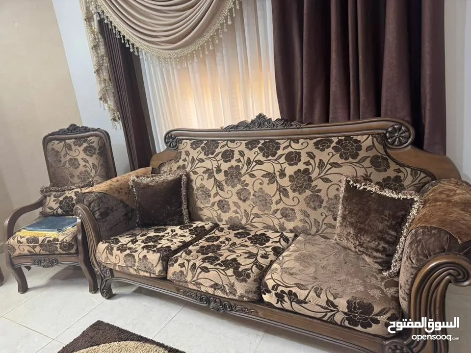 طقم كنب وتوابعه للبيع