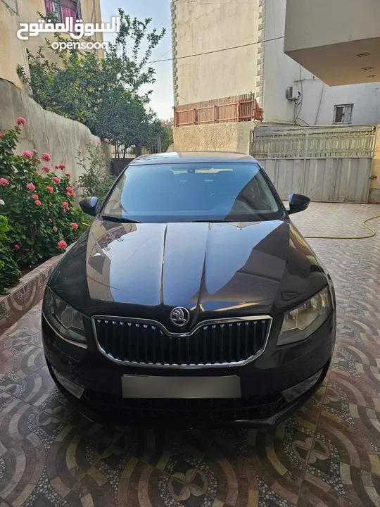 سكودا اوكتافيا 2016 لون اسود
