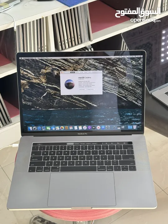 MacBook Pro 2017 15 inch Ci7 16gb ram 512 gb ssd storage Touch Bar and fingerprint sensor qty av