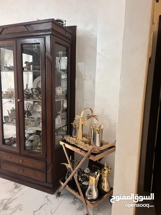 منزل فاخر للبيع شبه ارضي خلف الراهبات الوردية مقابل مسجد عمر ابن الخطاب للبيع بسبب السفر