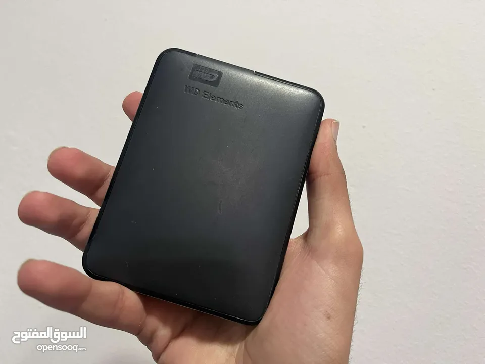 سماعة كلاود 2 بحالة ممتازة , يد تحكم xbox , هاردسك خارجي, مراوح تبريد