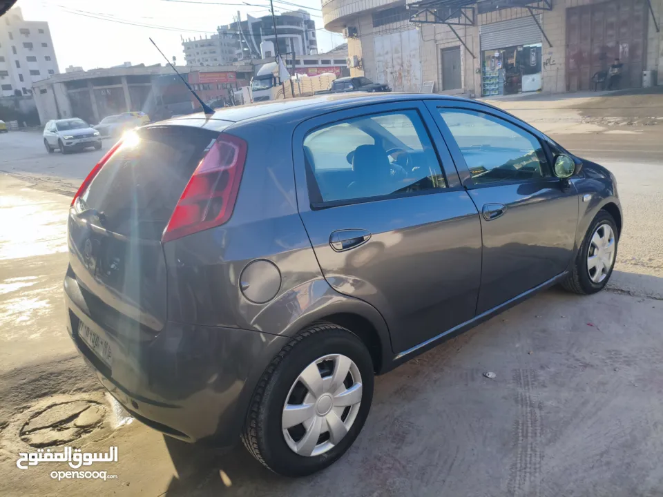 فيات بونتو 2011