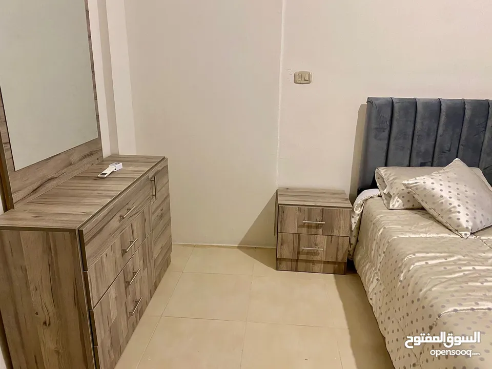شقة مفروشة جديدة عفش فاخر و نظيفة في ضاحية الرشيد