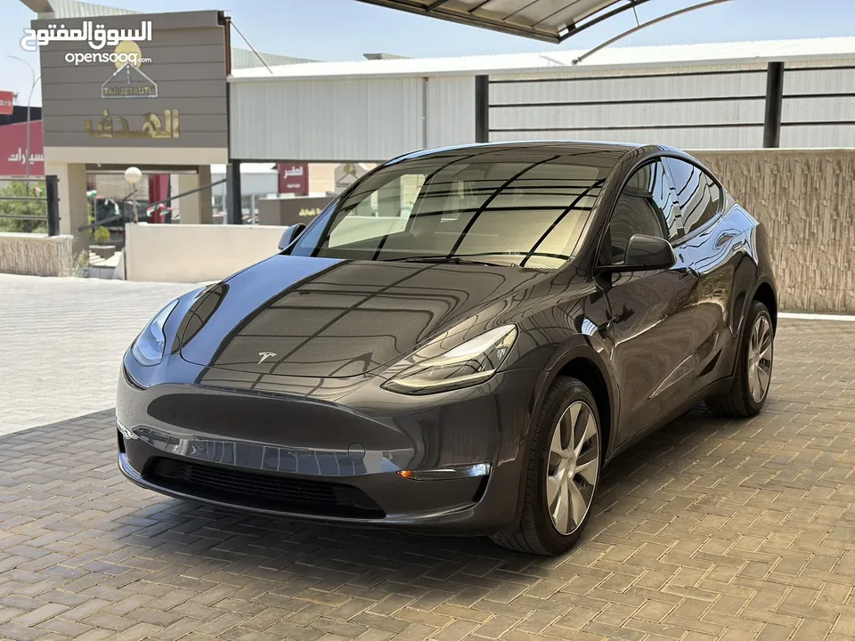 Tesla Y (( 2023 )) Long Range Dual Motor Full Options