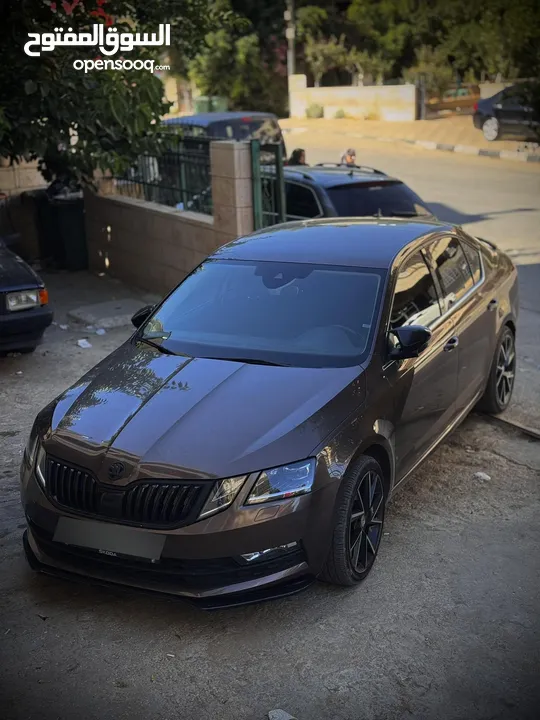 سكودا اوكتافيا 2000 بنزين محداش يوجع راسي يحكيلي لونها 1400 اخذتها السيارة 190 إمكانية البدل حسب