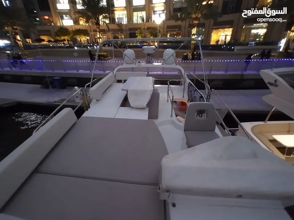 شركة تاجير يخوت في دبي مارينا مول للبيع