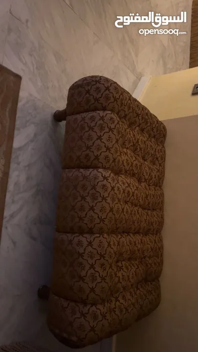 طقم كنب مستعمل بحالة ممتازه