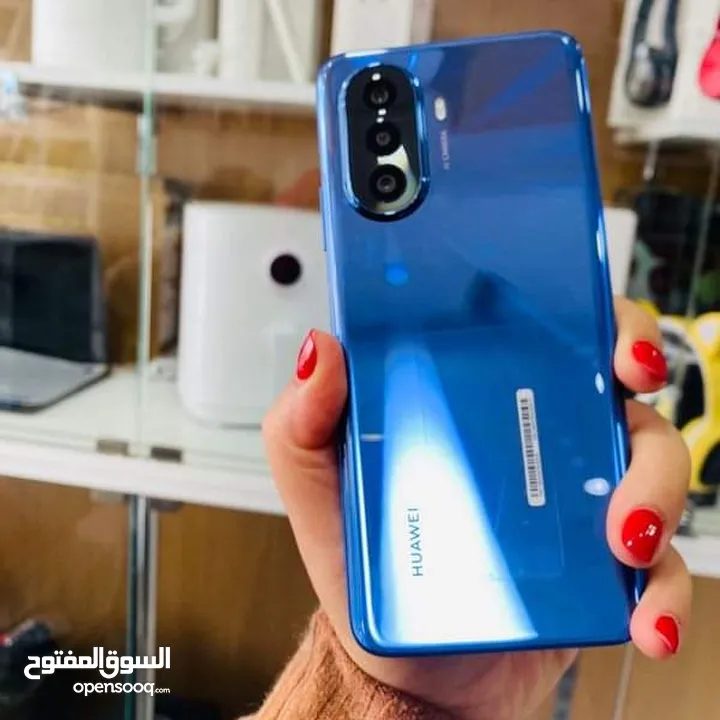 مستعمل اخو الجديد Nova y70 رام 4 واضافه ججيا 128 أغراضة والكرتونه الأصلية متوفر توصيل