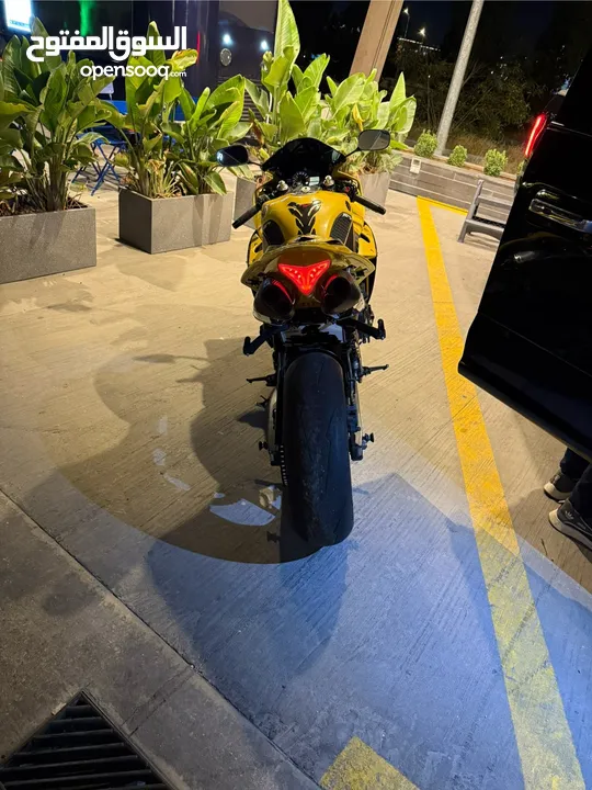Yamaha R1 2011