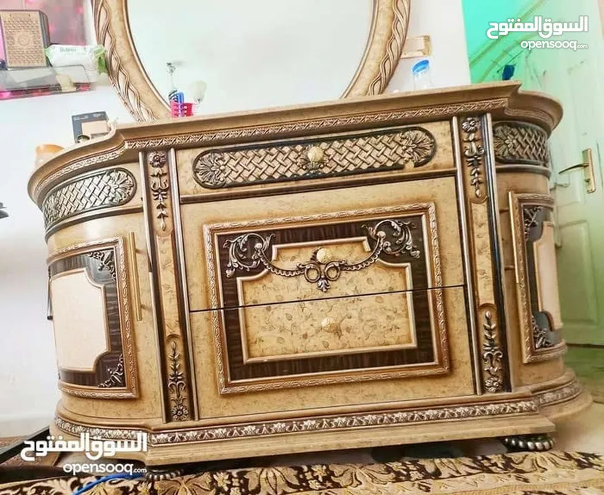 غرفه نوم حديثه بحاله ممتازه