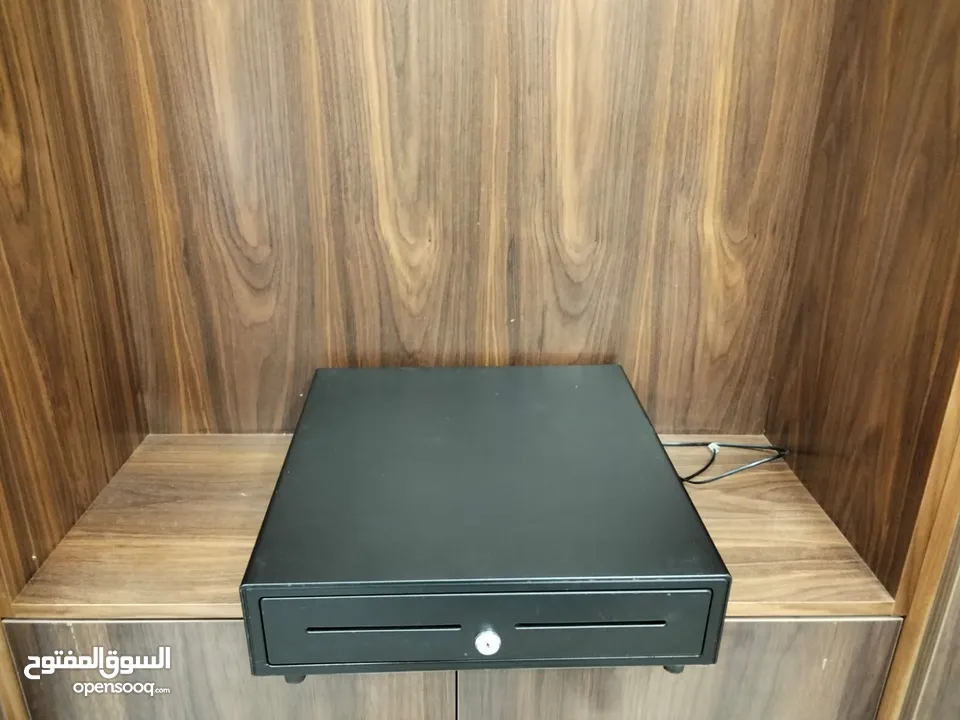 كاشير كامل مستعملة مدة بسيطة بسعر مغري