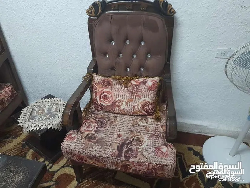 طقم كنب بحالة ممتازة