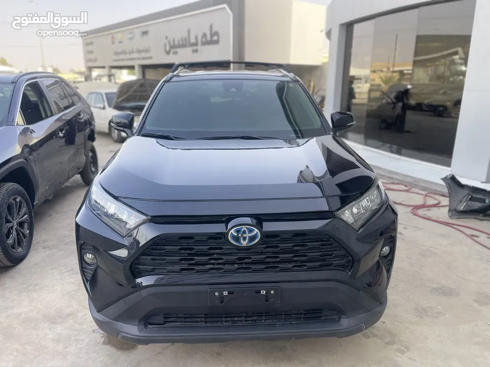 2021 TOYOTA RAV4, LE  بطاريه ليثيوووم السياره توب نضافه بصلاه على النبي