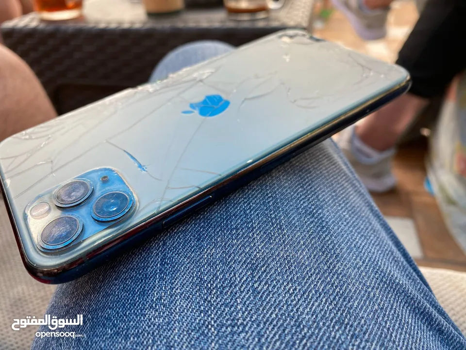 11 برو ماكس التفاصيل بصور للبيع او للبدل