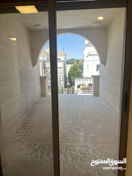فيلا 3 طوابق للإيجار السنوي