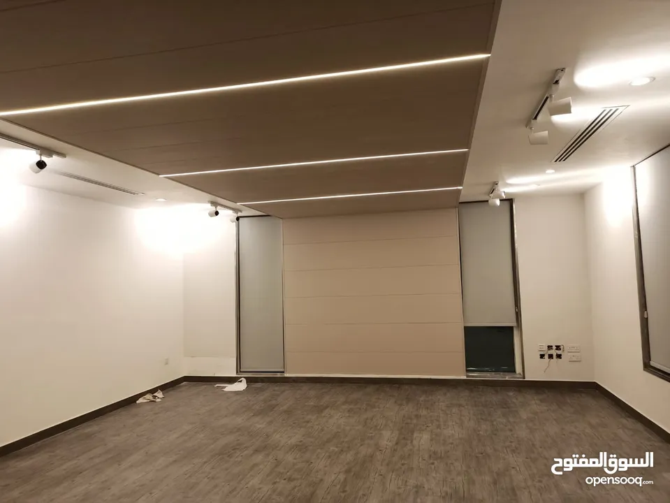 تنفيذ جميع انواع ديكور  تنجيد الواح عزل ارضيات ستائر زيبراا رولات جسور مستشفيات براويز الواح ديكور