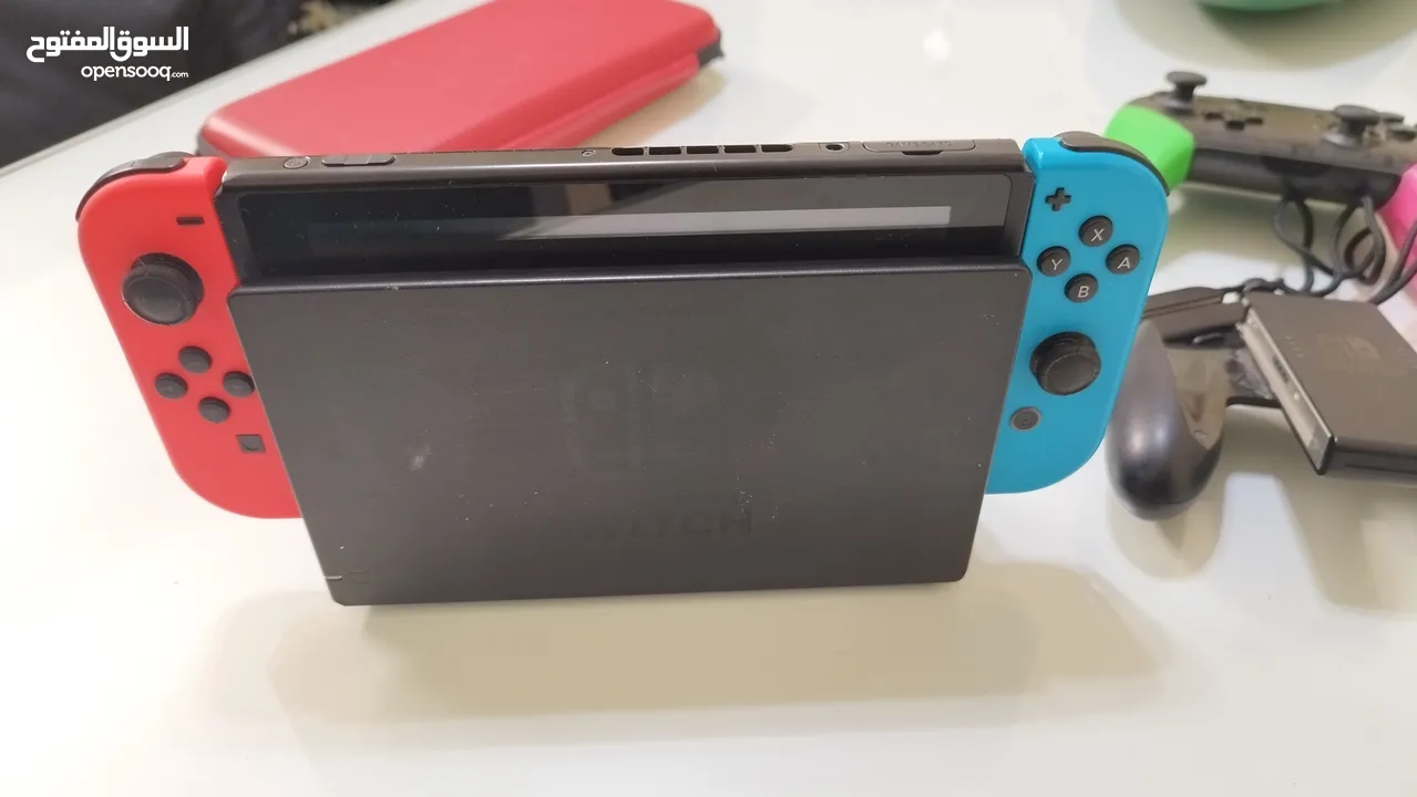 Nintendo switch مستعمل للبيع مع كامل اغراضها