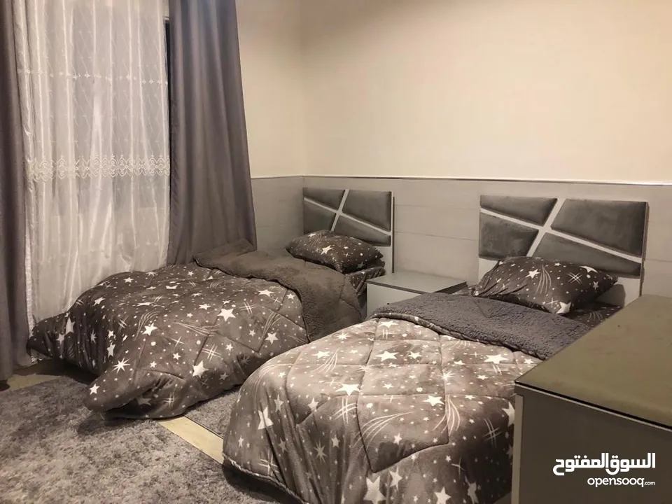 شقه وستوديو  مفروشه((تسويه)للايجار الشهري ب عبدون من الماللك