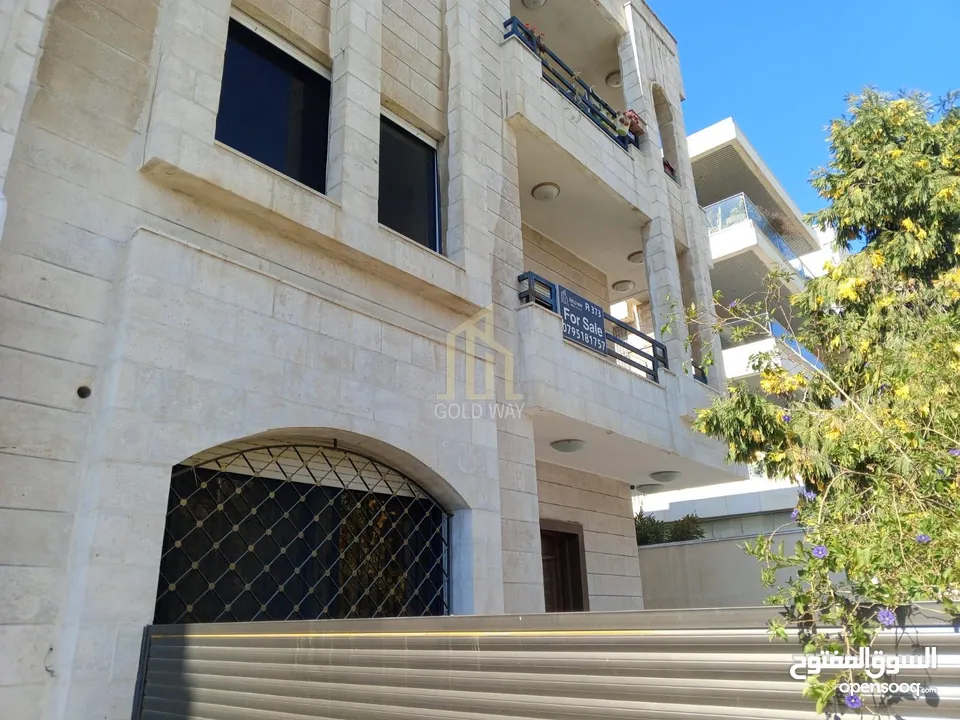 في أجمل مناطق عبدون طابق أول 205م بتشطيبات راقية وسعر مميز / ref 9427