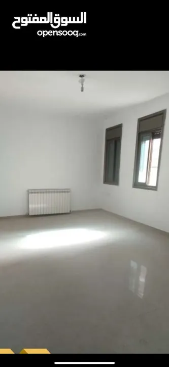 ثلاث غرف غير مفروشة للايجار