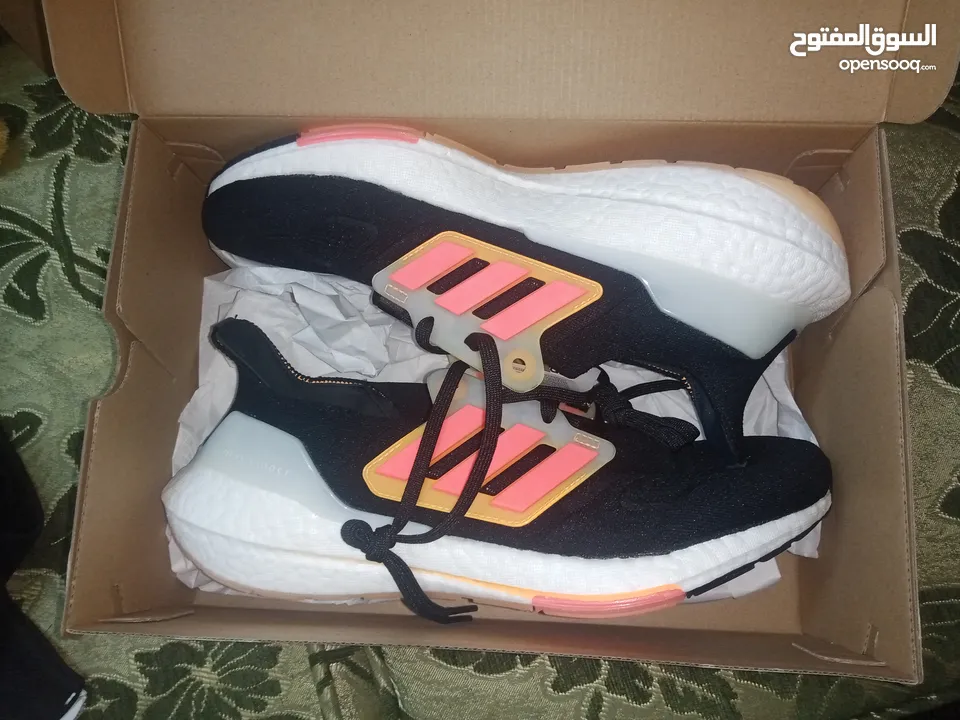حذاء adidas UltraBoost 22 Black Flash Orange اصلي بنص سعره بسعر مغري جدا الفضل للمشي والراحة