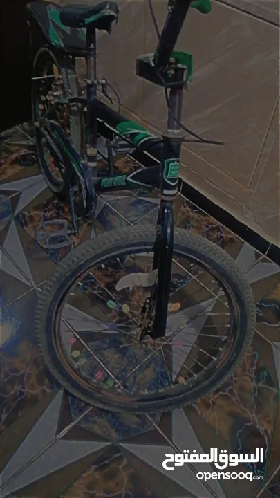 سلام عليكم يوجد بسكليت جنط عشرين نوع bmx اصلي تجميع امريكي البسكليت مافي اشي خربان كله جديد