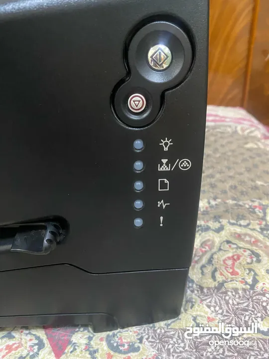 طابعة lexmark الاصلية اسراءيلة مش ملونة يوجد معها شاحن شغالة حبرها رخيص بالاسواق ممتازة للمکاتب